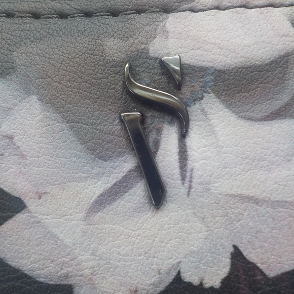 VS Black Wristlet/Wallet - Picture 6 of 6